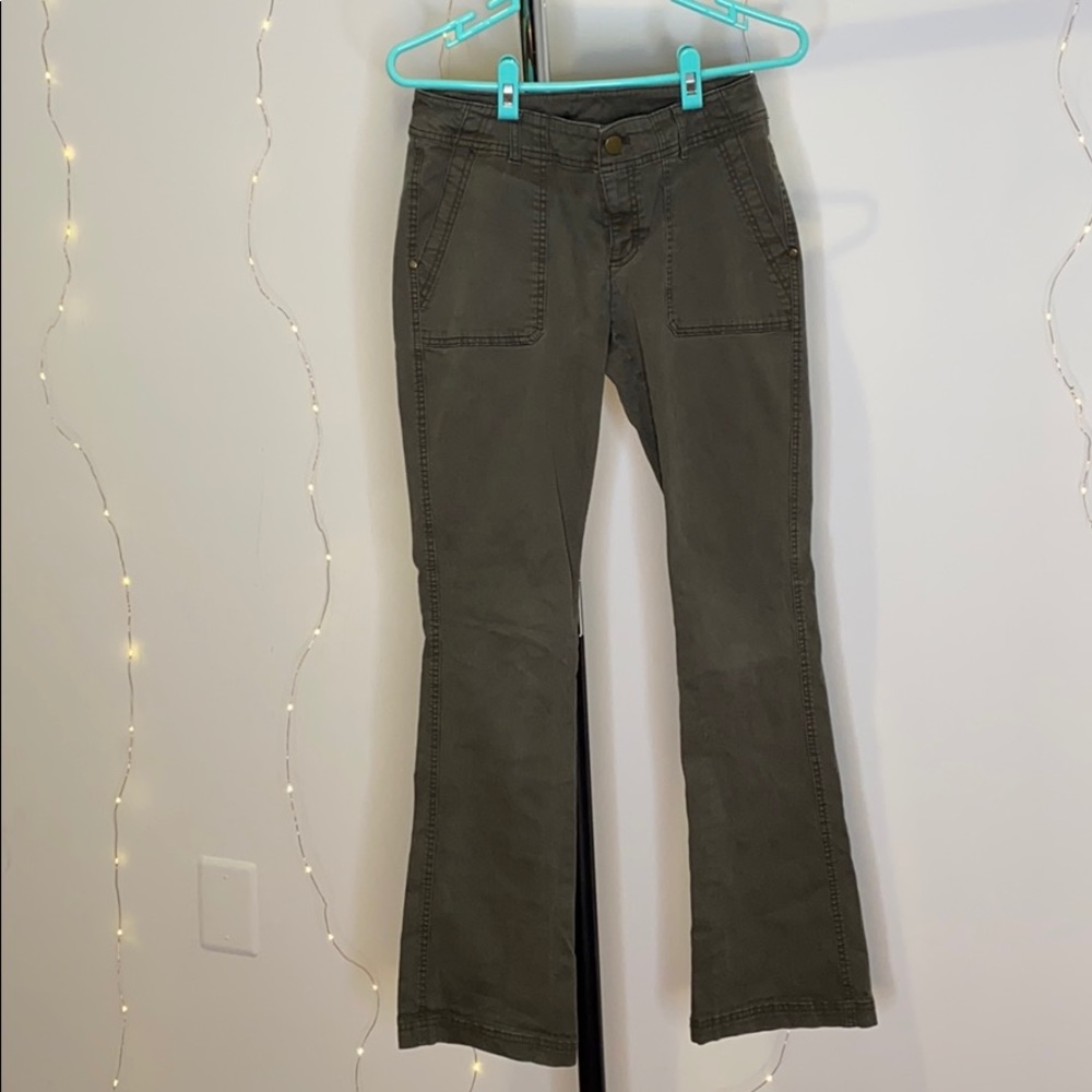 Athleta Army Green Cargo Pants 4 EUC